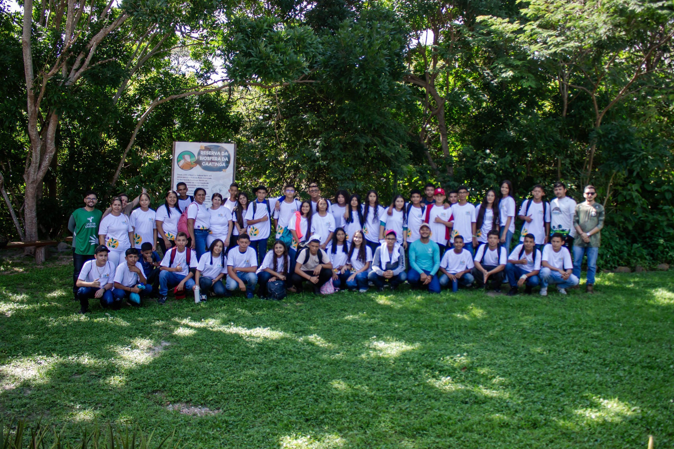 Jovens da rede pública de Crateús participam de oficina de fotografia na Serra das Almas