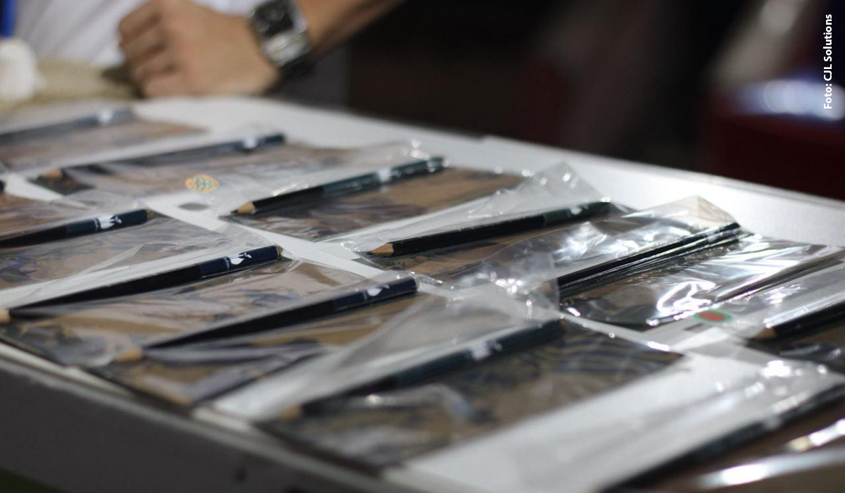 Estudantes de Pernambuco criam lápis ecológico e destinam parte do lucro para a Associação Caatinga