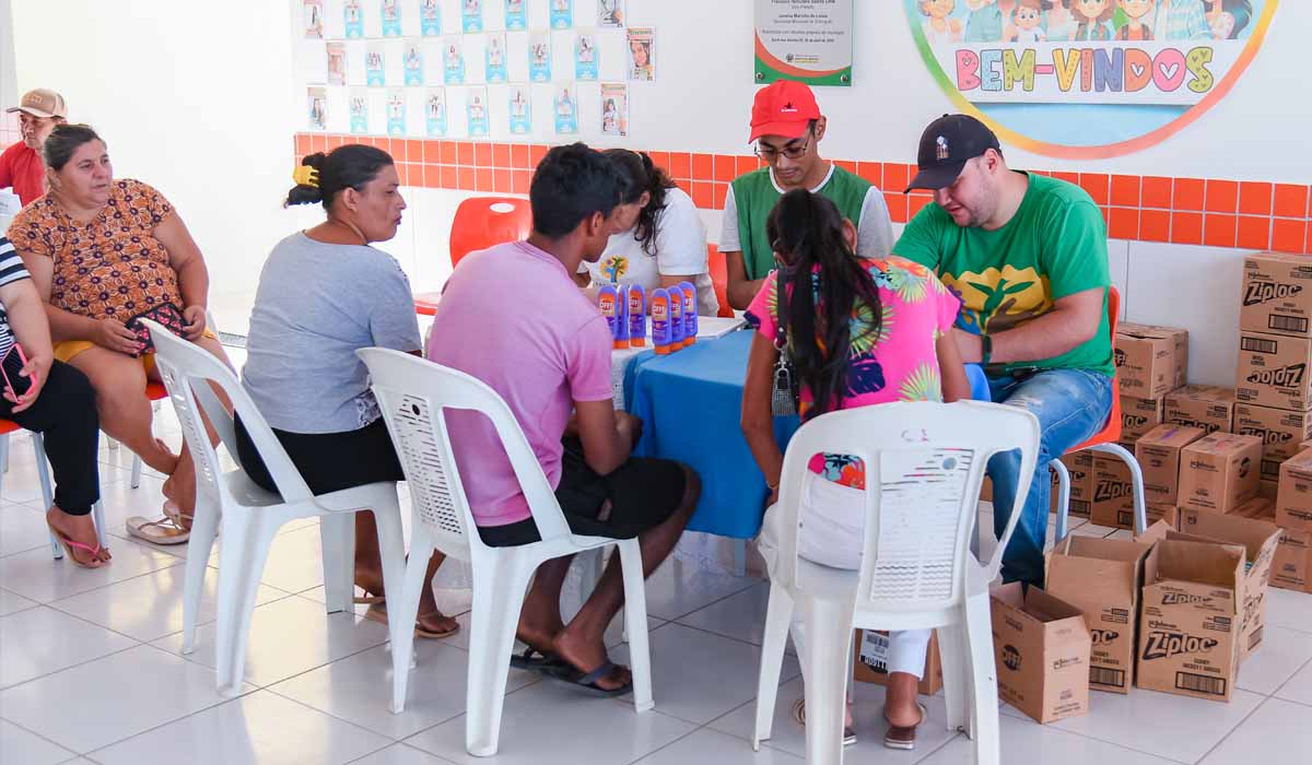 Famílias do interior do Ceará recebem vale-alimentação e repelentes em ação da Associação Caatinga e SC Johnson